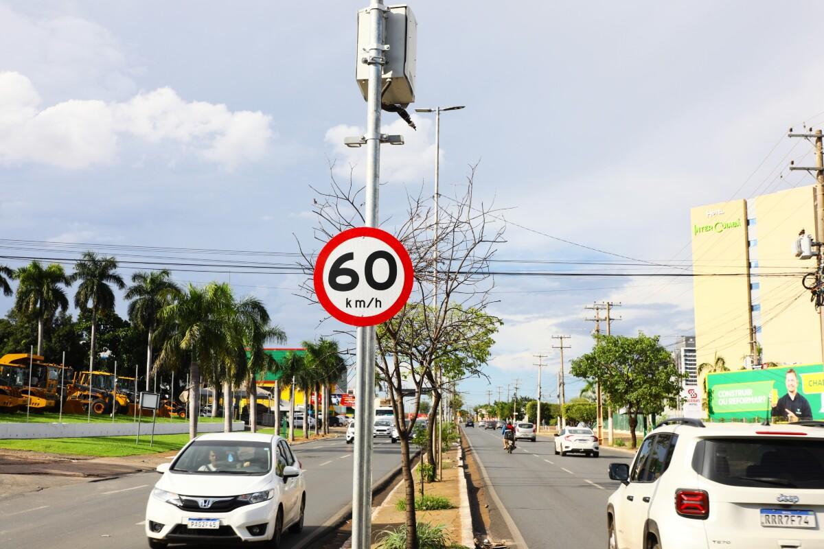 Folha Do Estado Motoristas Poder O Ser Multados Em At R Na