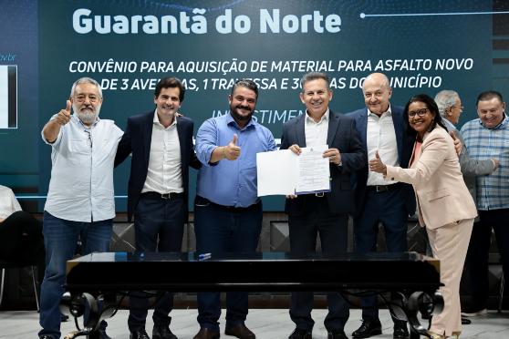 Prefeito de Guarantã do Norte, Érico Gonçalves, assina convênio para asfalto no município 