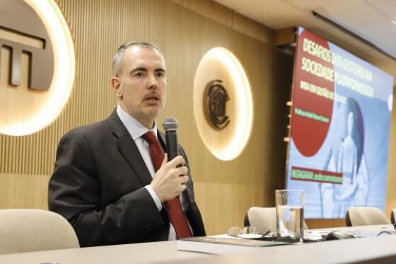 Ministro do TSE André Ramos Tavares falou sobre os Desafios dos Gestores na Sociedade Plataformizada. Clique aqui para ampliar.