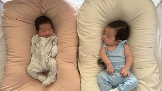 Helena e José Heli Neto, filhos de Carol Castro e Elias Leite, nasceram com cerca de um mês de diferença
