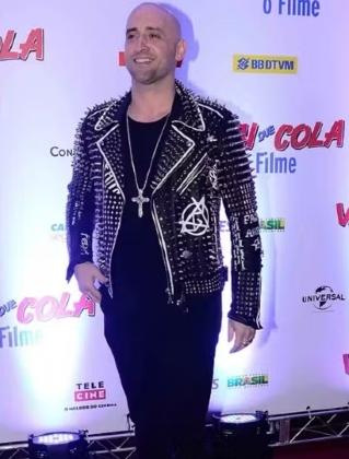 dded Jacket, da Diesel, usada por Paulo Gistavo na pré-estreia do filme “Vai Que Cola” (2015) 