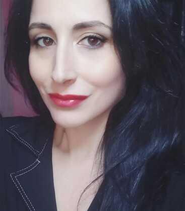 Jornalista Valéria Domingo